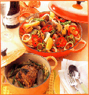 ル・クルーゼ調理鍋で調理した、シーフードパエリア/豚肉のローズマリー焼き